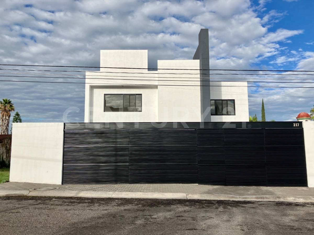 Residential For Rent, Single Family Home Hacienda Balvanera 217, Villas