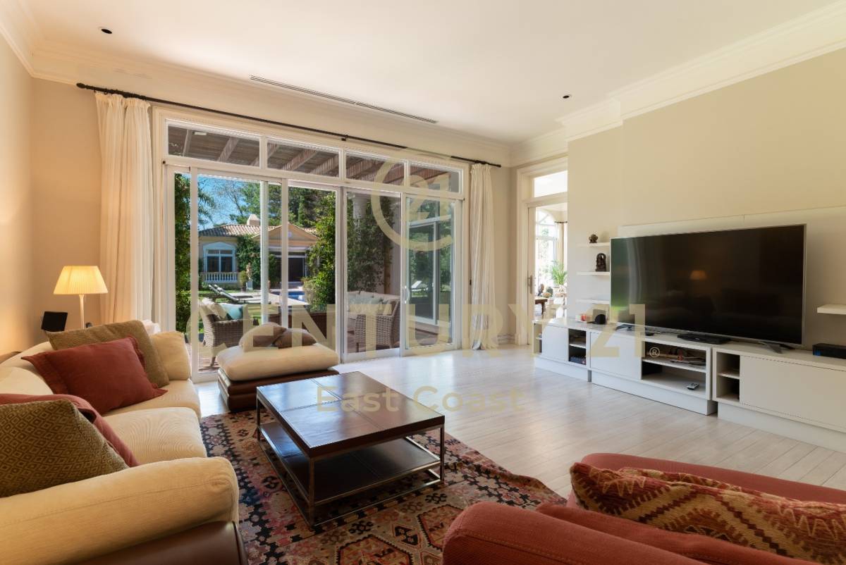 Residential For Sale, Single Family Home parada 21 playa brava punta