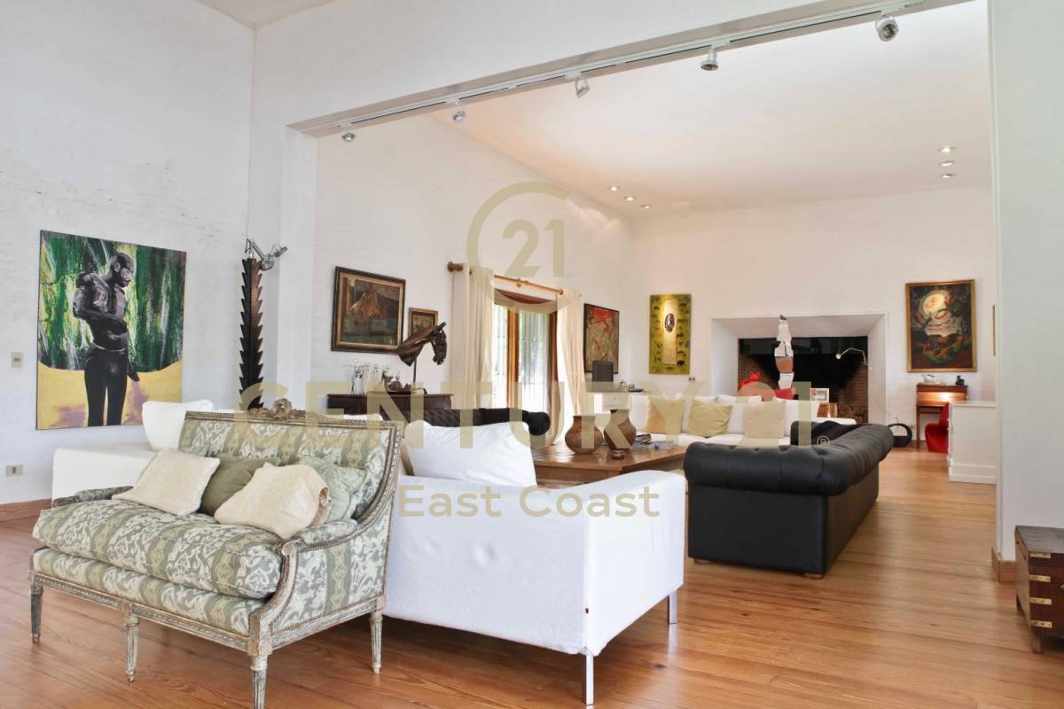 Residential For Sale, Single Family Home Punta del EsteMaldonado 20100