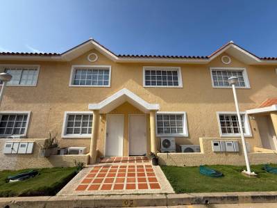 town-house en alquiler